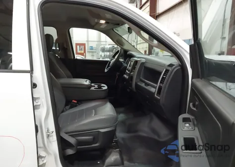 2017 Ram 1500 Tradesman 4X4 6'4 Box z USA, uszkodzony, nr VIN 1C6RR7FG8HS770142